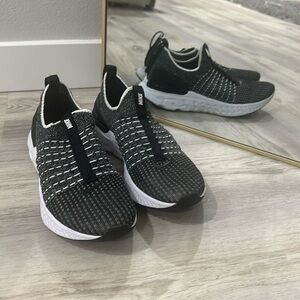 React Phantom Flyknit